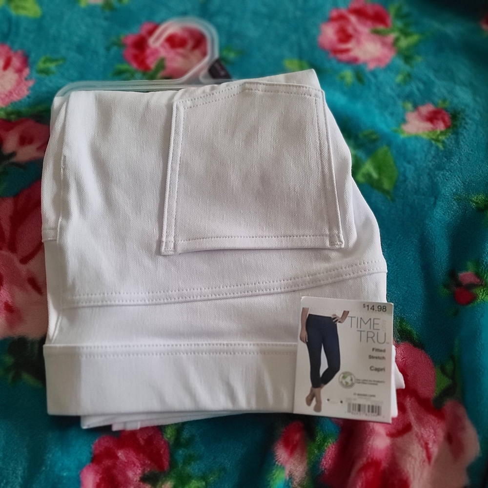 New white capris